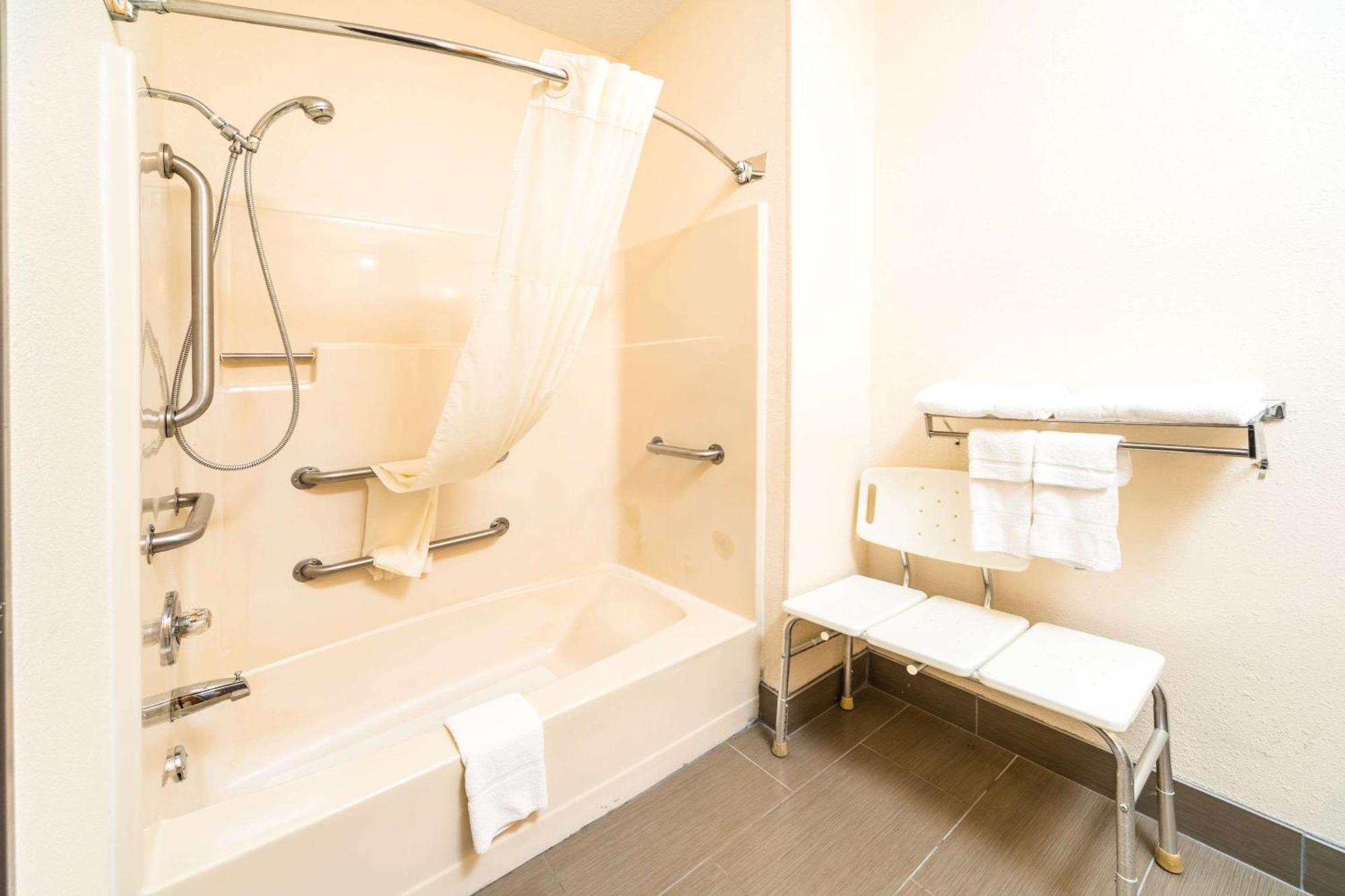 דנוויל Quality Inn & Suites מראה חיצוני תמונה